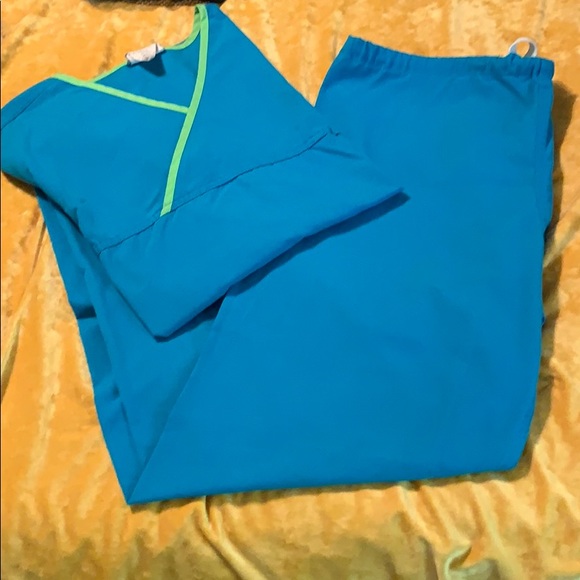 Urbane blue scrub set - Picture 1 of 8